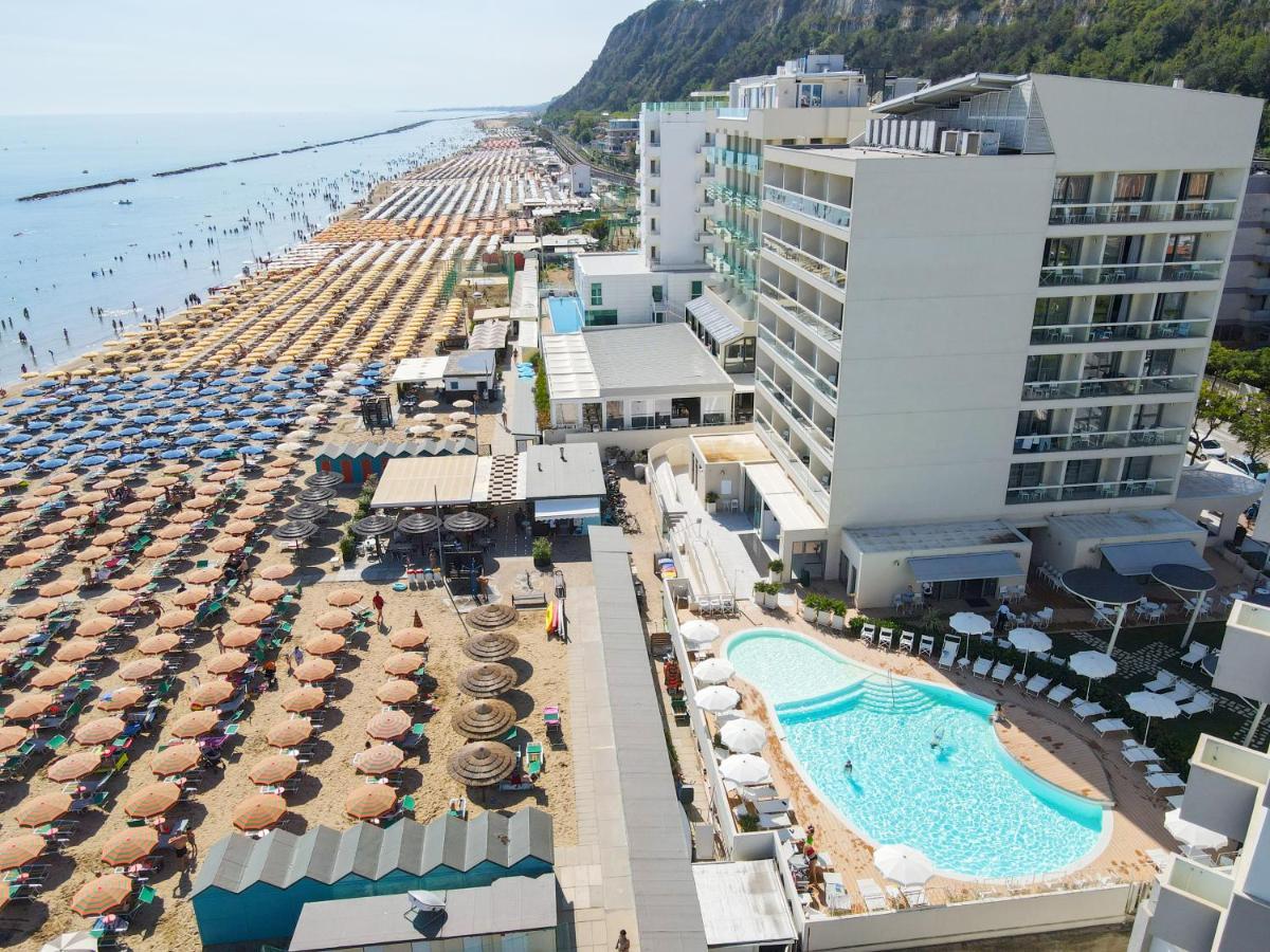 Nautilus Family Hotel Пезаро Екстер'єр фото
