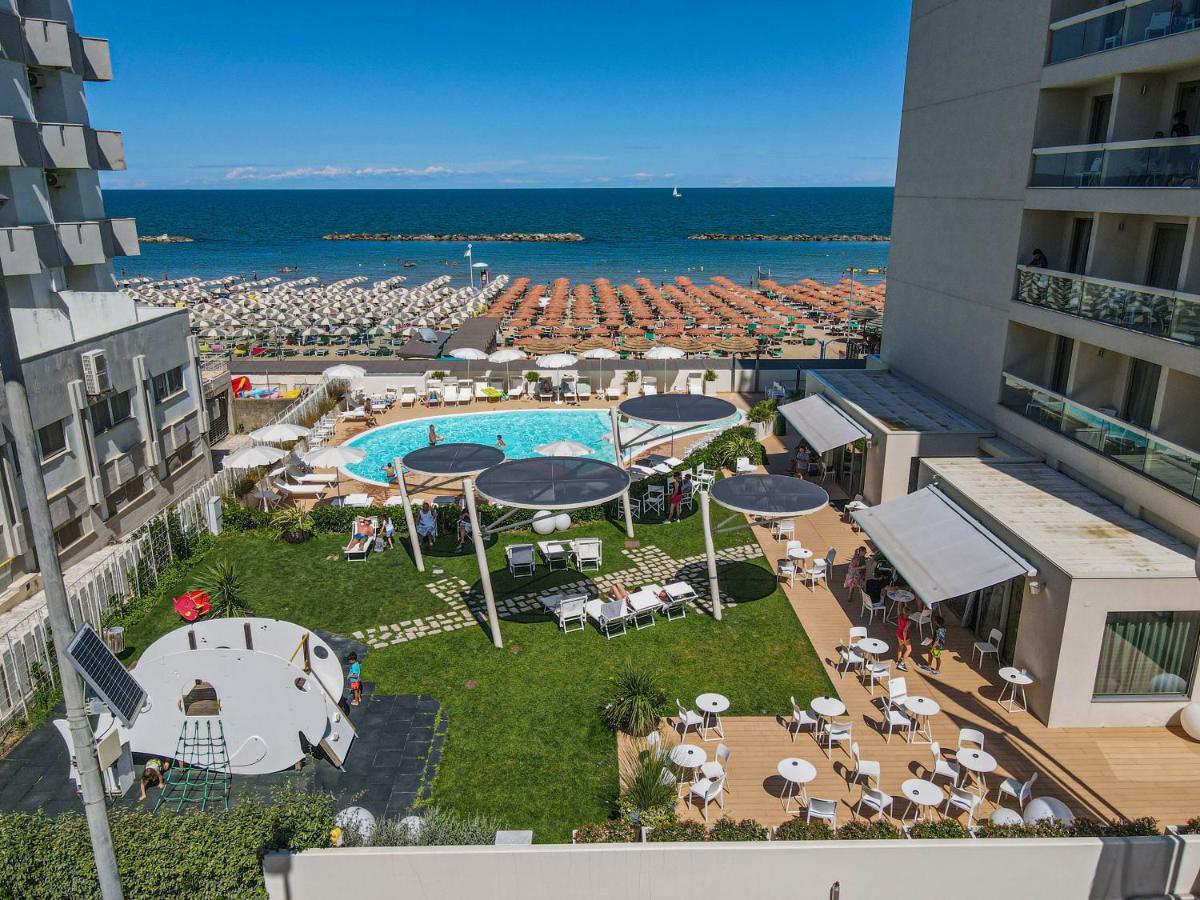 Nautilus Family Hotel Пезаро Екстер'єр фото
