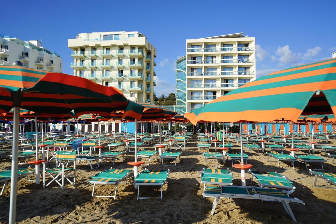 Nautilus Family Hotel Пезаро Екстер'єр фото