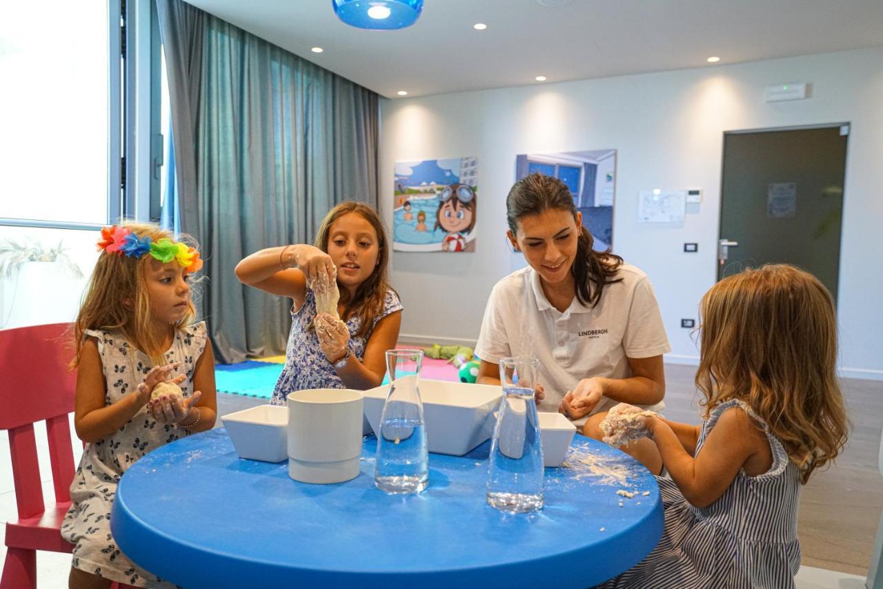 Nautilus Family Hotel Пезаро Екстер'єр фото