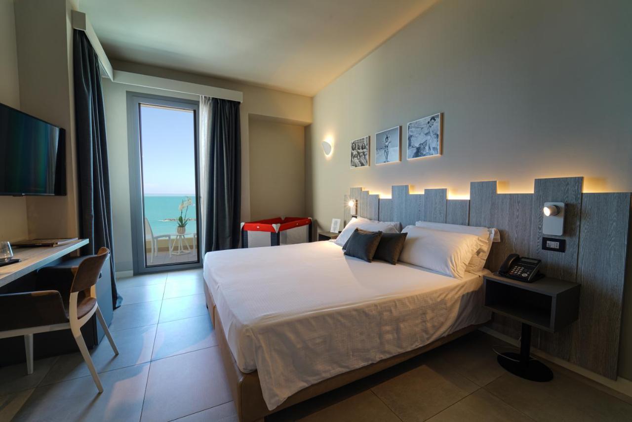 Nautilus Family Hotel Пезаро Екстер'єр фото