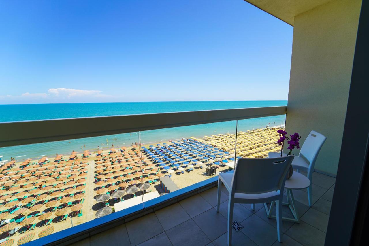 Nautilus Family Hotel Пезаро Екстер'єр фото