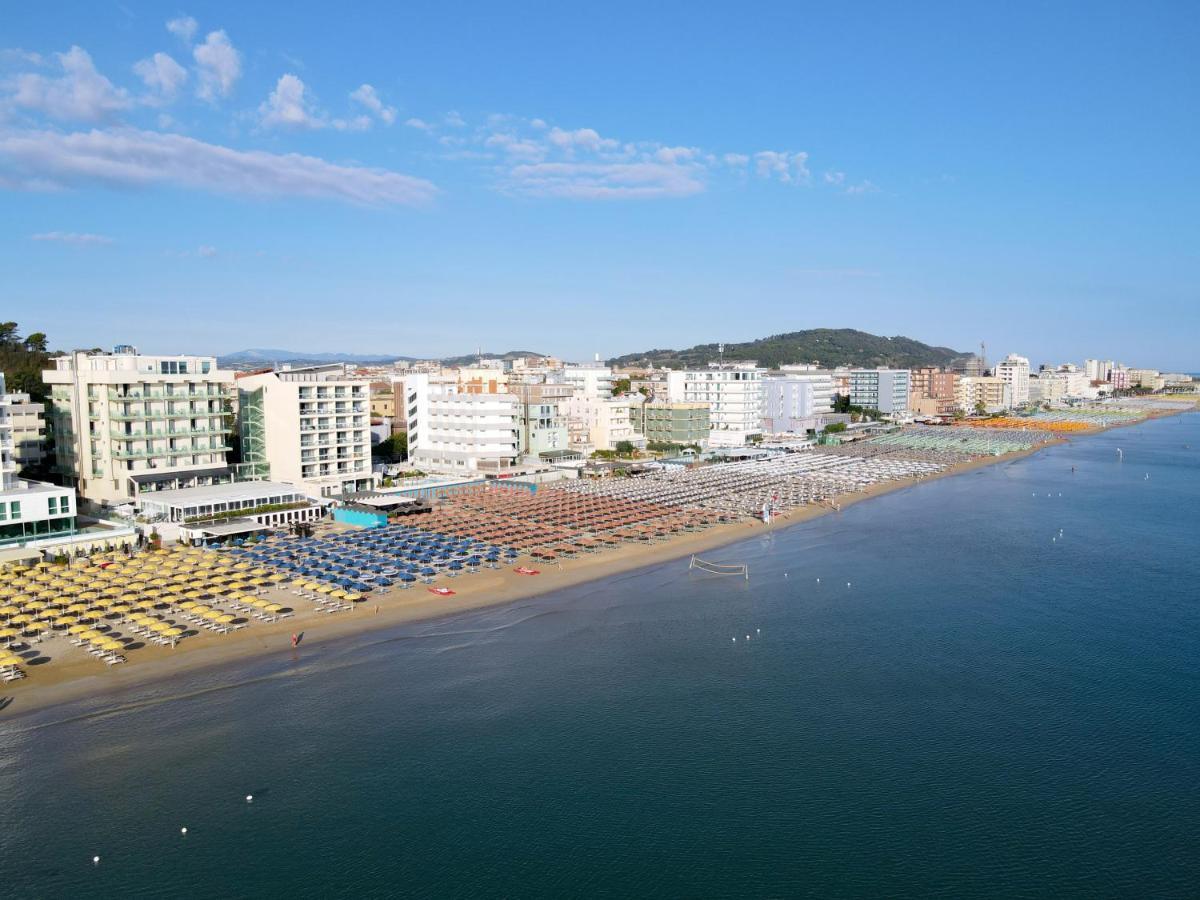 Nautilus Family Hotel Пезаро Екстер'єр фото