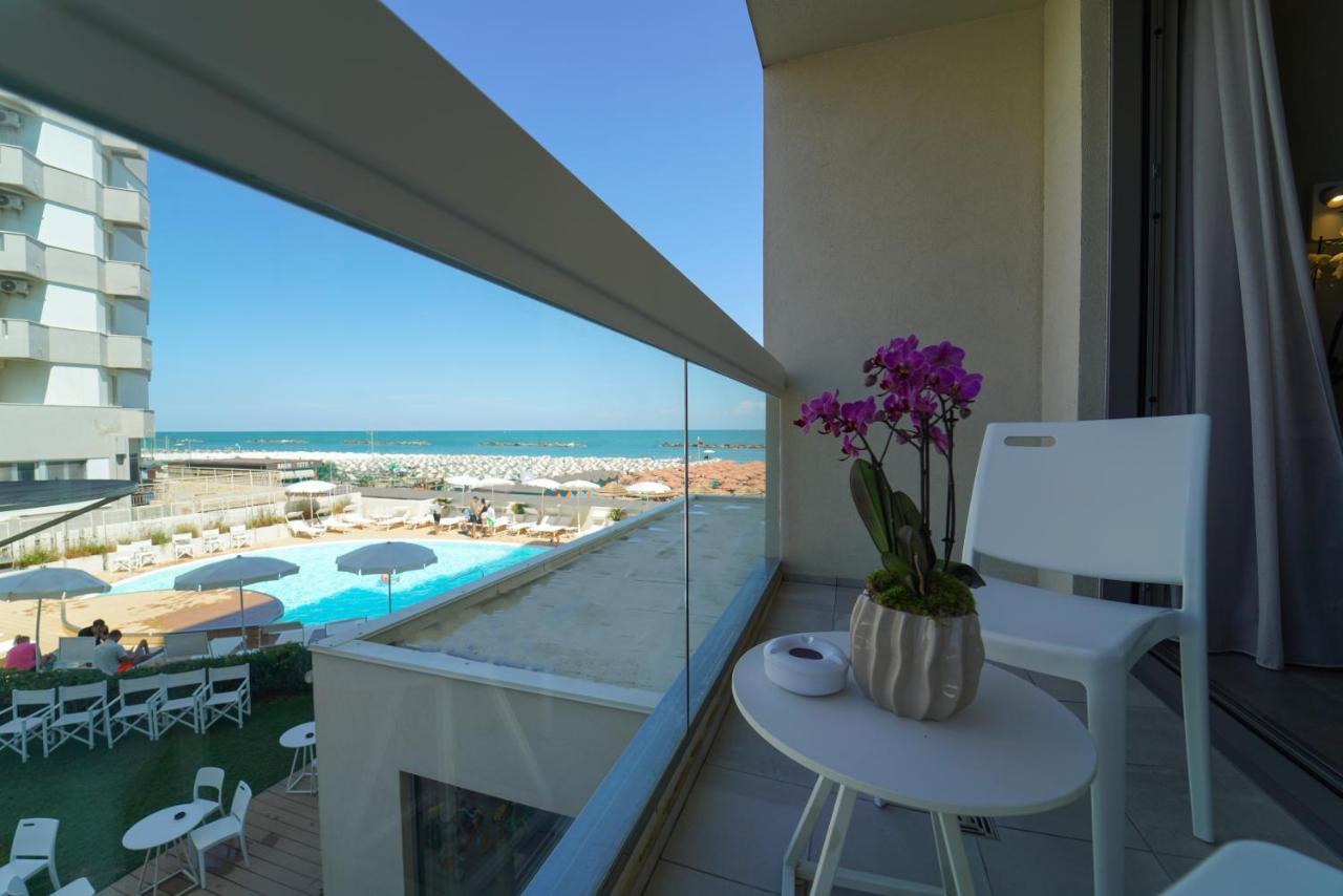 Nautilus Family Hotel Пезаро Екстер'єр фото